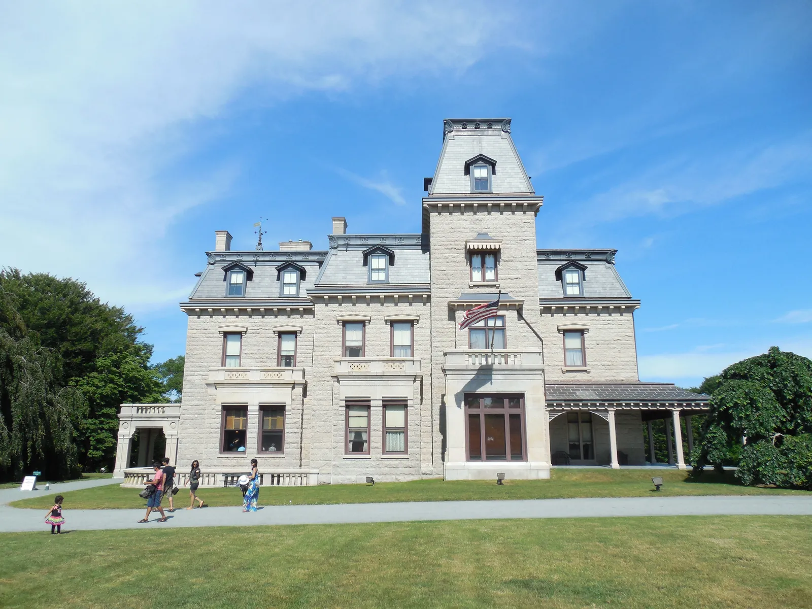 Chateau-sur-Mer Mansion gallery image 2