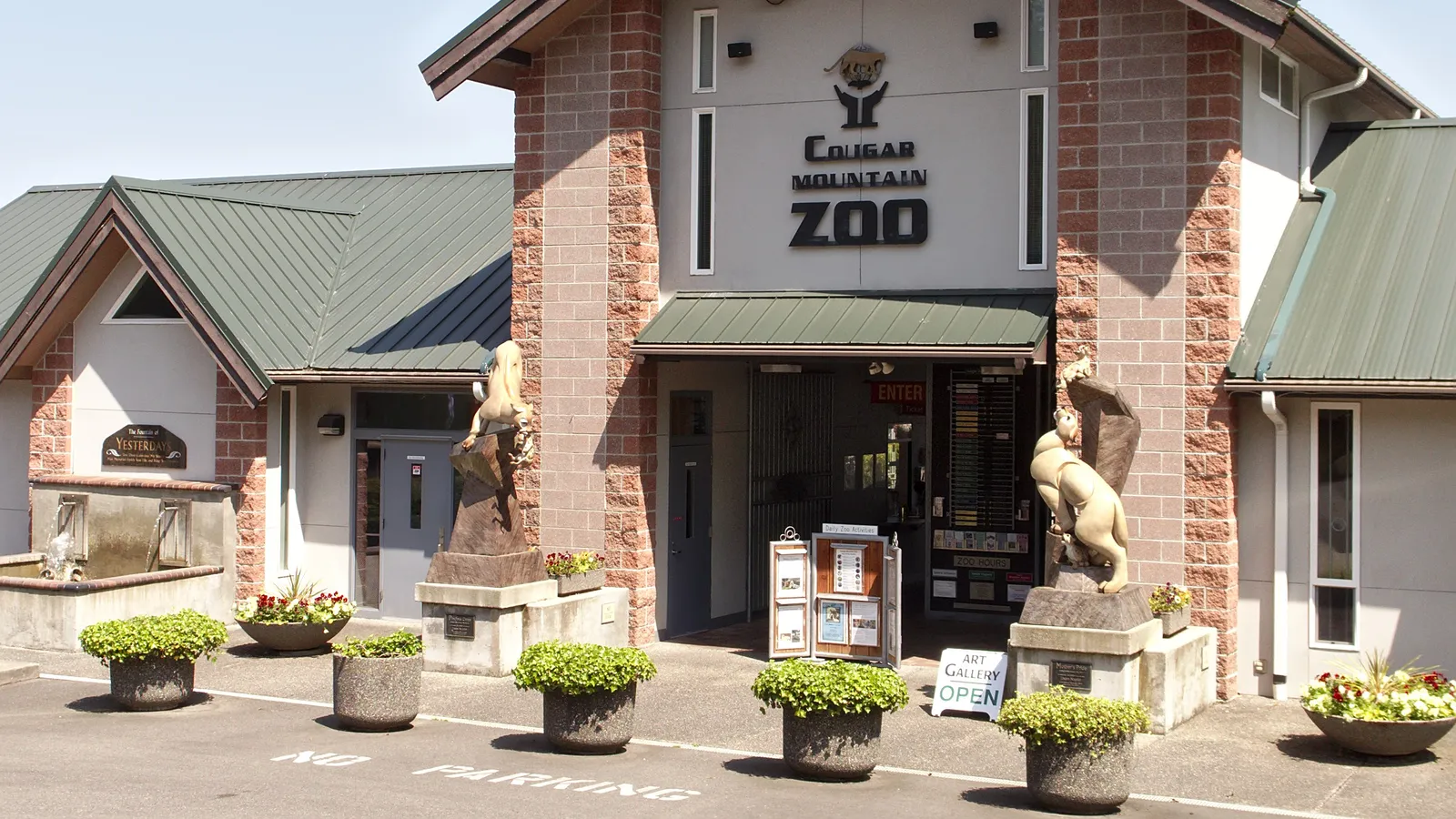 Cougar Mountain Zoo — hero image