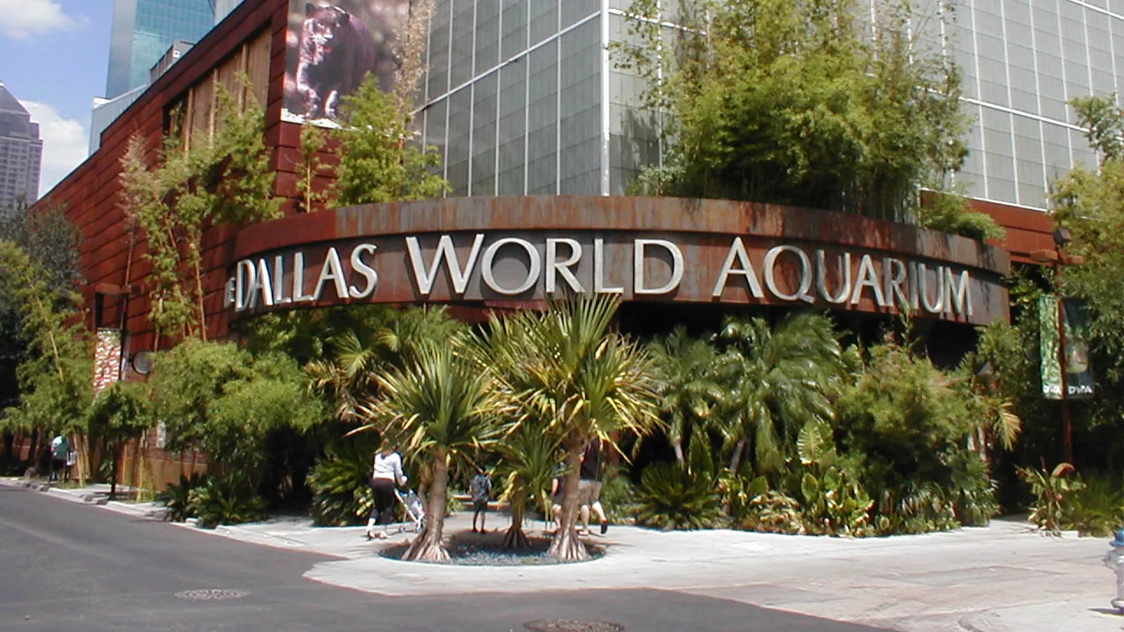 Dallas World Aquarium — hero image