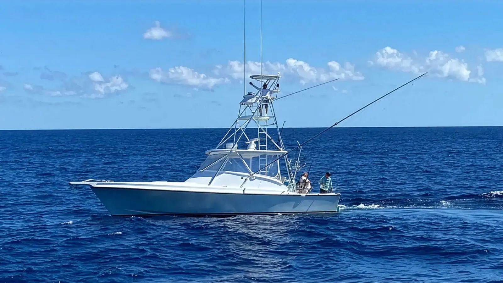 DirtyBoat Charters — hero image