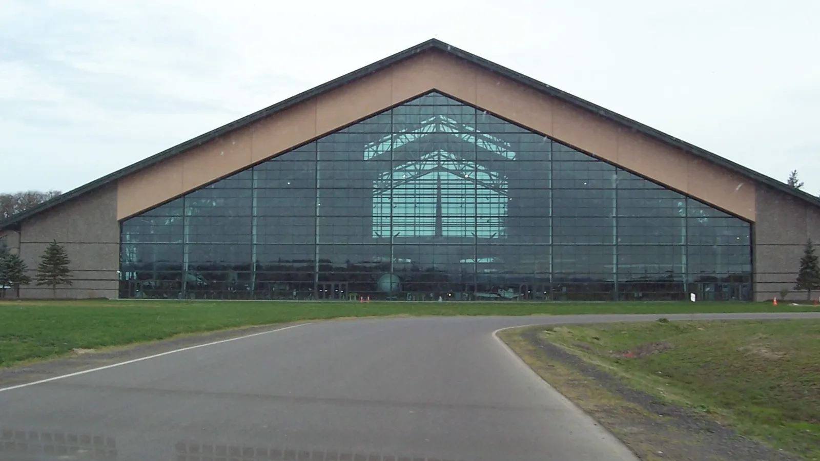 Evergreen Aviation & Space Museum — hero image