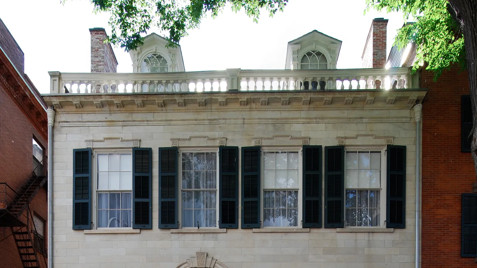 Hart-Cluett Mansion — hero image