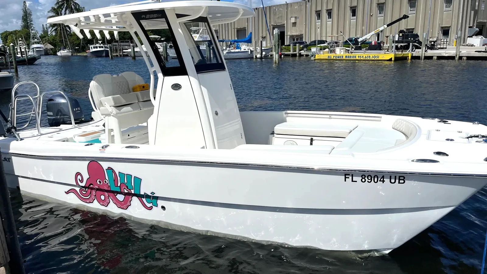 Lulu Boat Charter — hero image