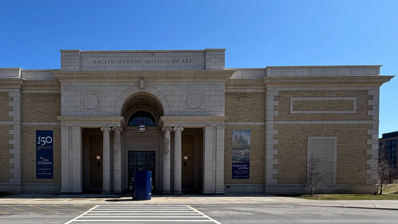 Raclin Murphy Museum of Art — hero image