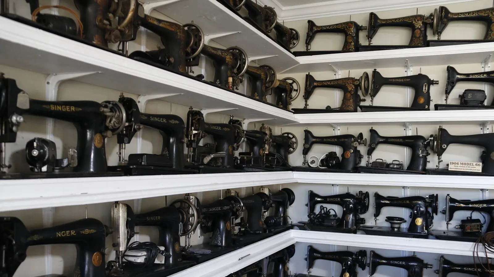 Vintage Sewing Machine Museum — hero image