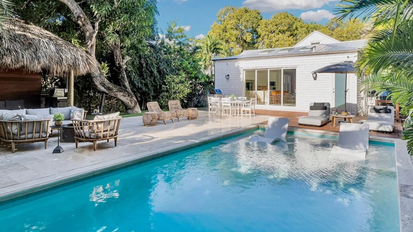 Vogue Villa — primary photo