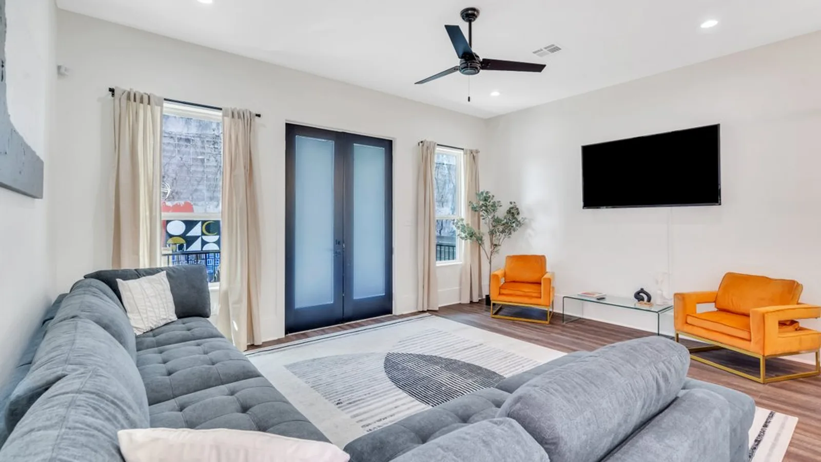 Modern Mid-city Maison — primary photo