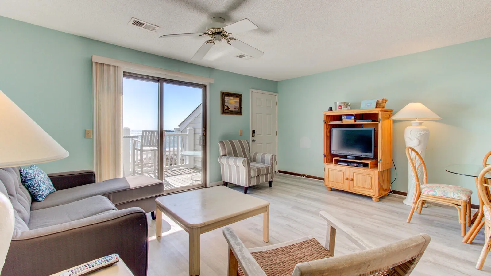 WMCA32: William & Mary 32A: Hitch Hideaway - Carolina Beach Realty — primary photo