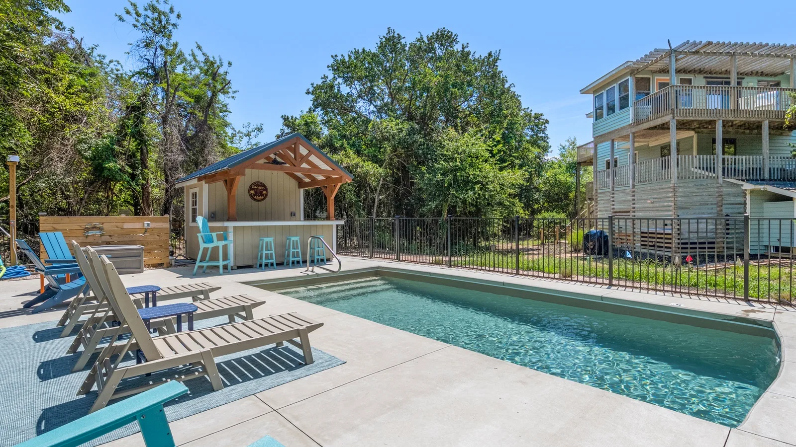 SH42: 3 Weeks On The Shores - Village Realty — primary photo