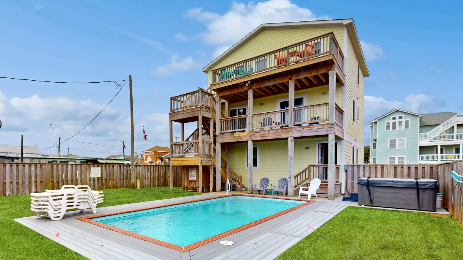 * KH1829: Straight Up With a Twist - Village Realty — primary photo