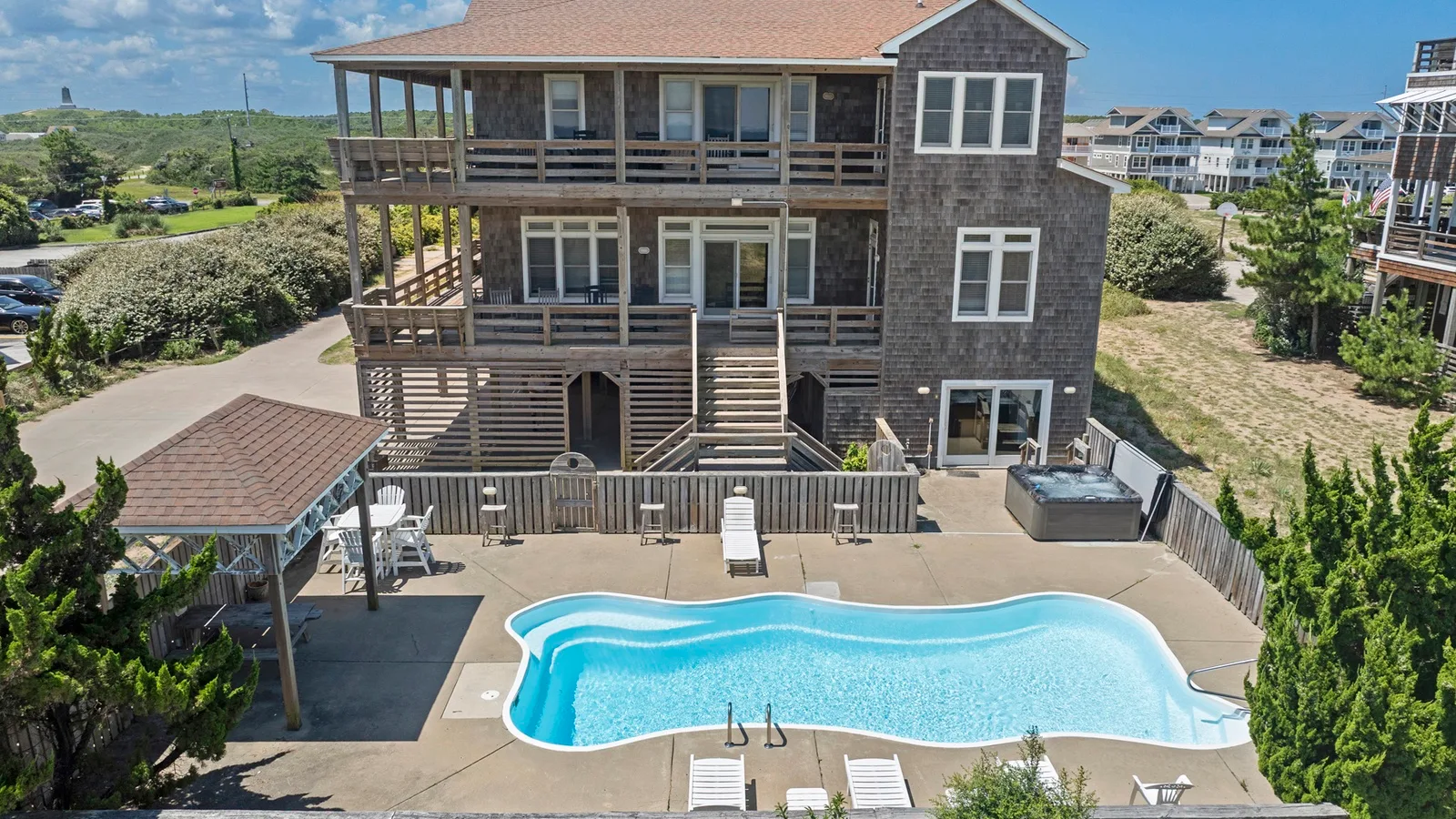 KDN0123: Four Roses - Village Realty — primary photo