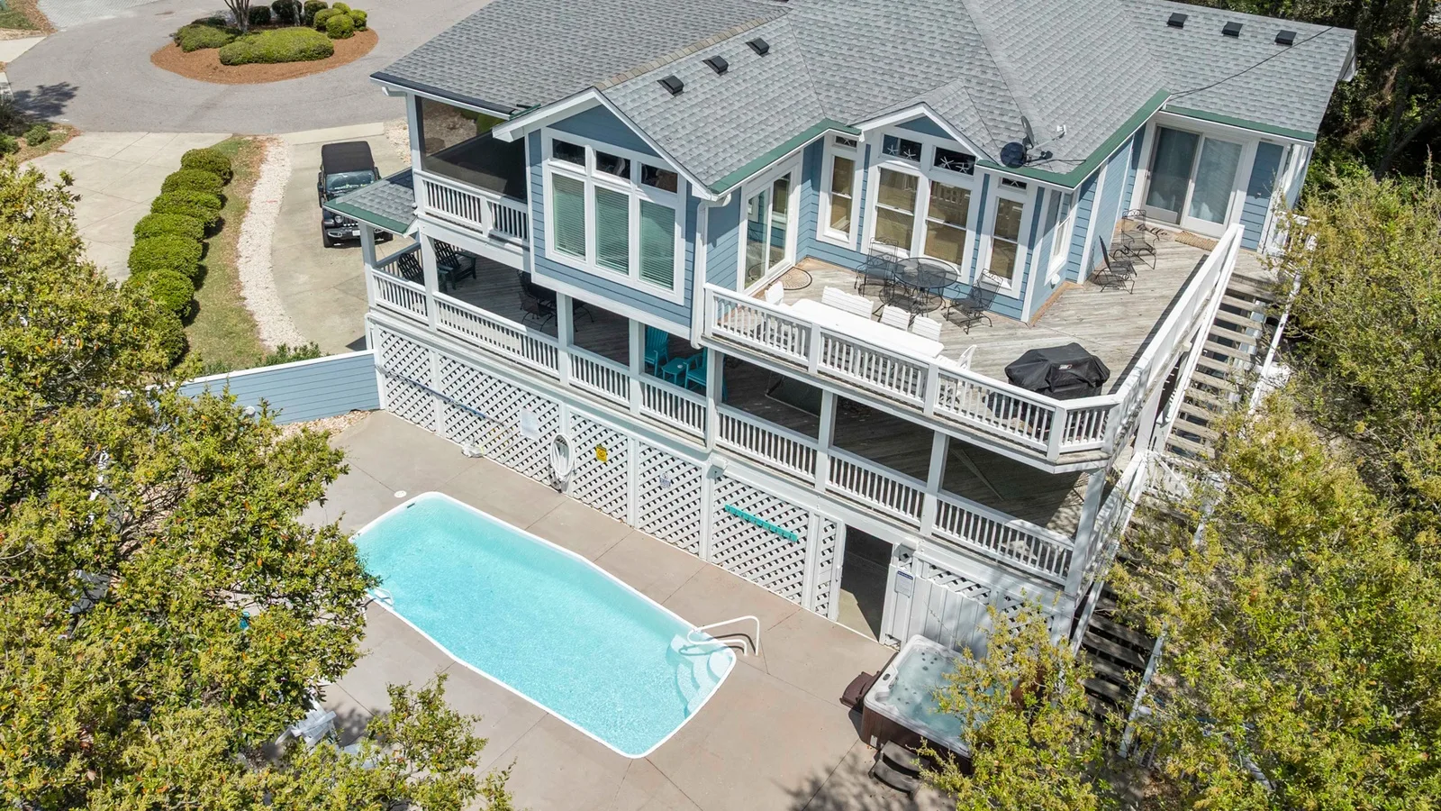 CL505: Sound & Sol (Formerly E Z Duz It) - Village Realty — primary photo