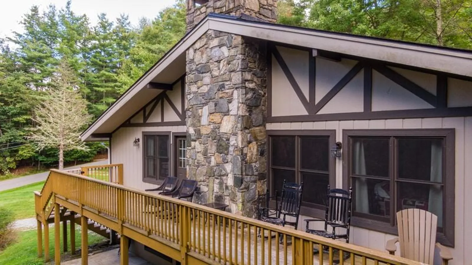 Banner Elk Lodge — primary photo