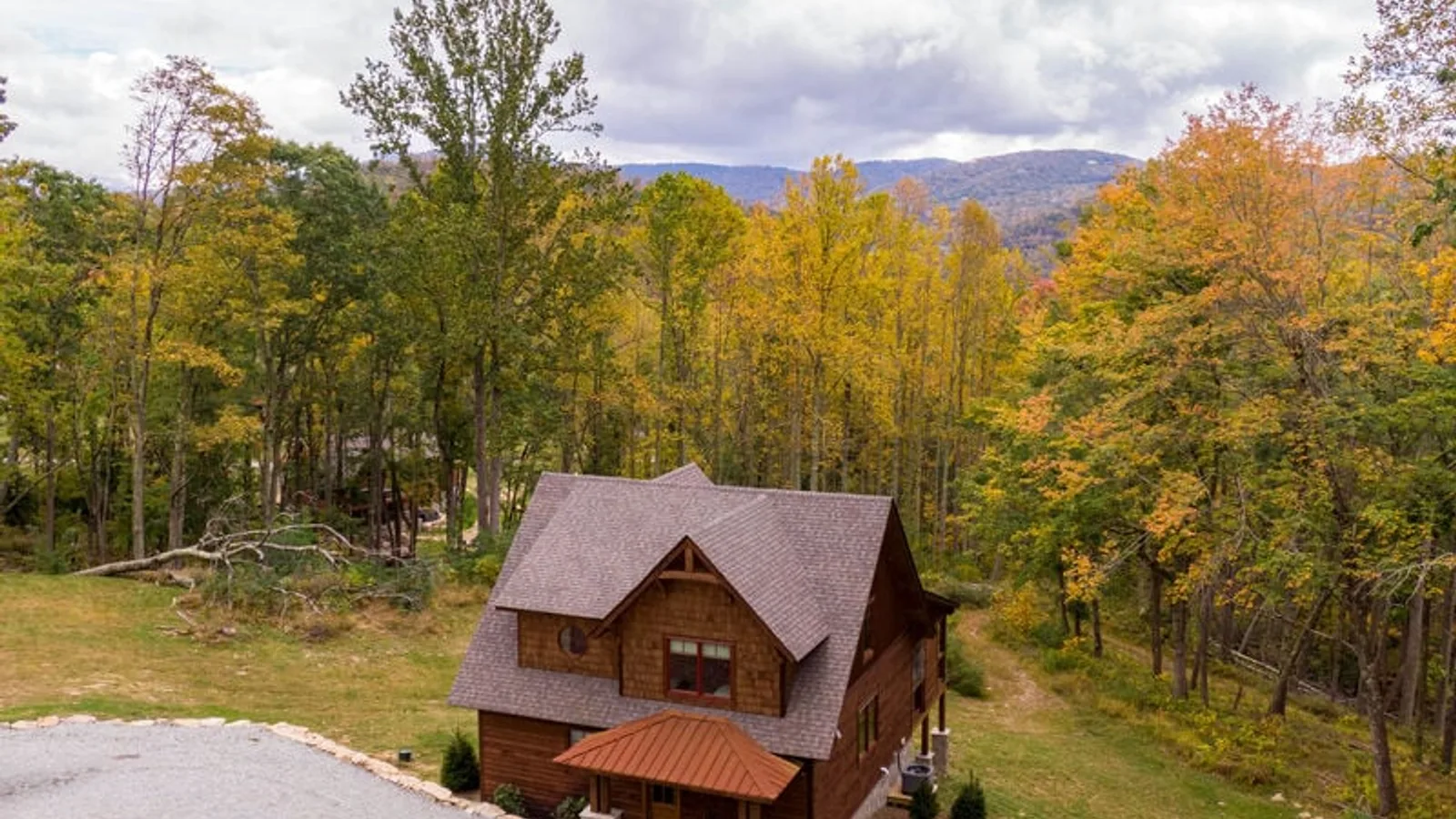 Bear Down Lodge at Eagles Nest — primary photo