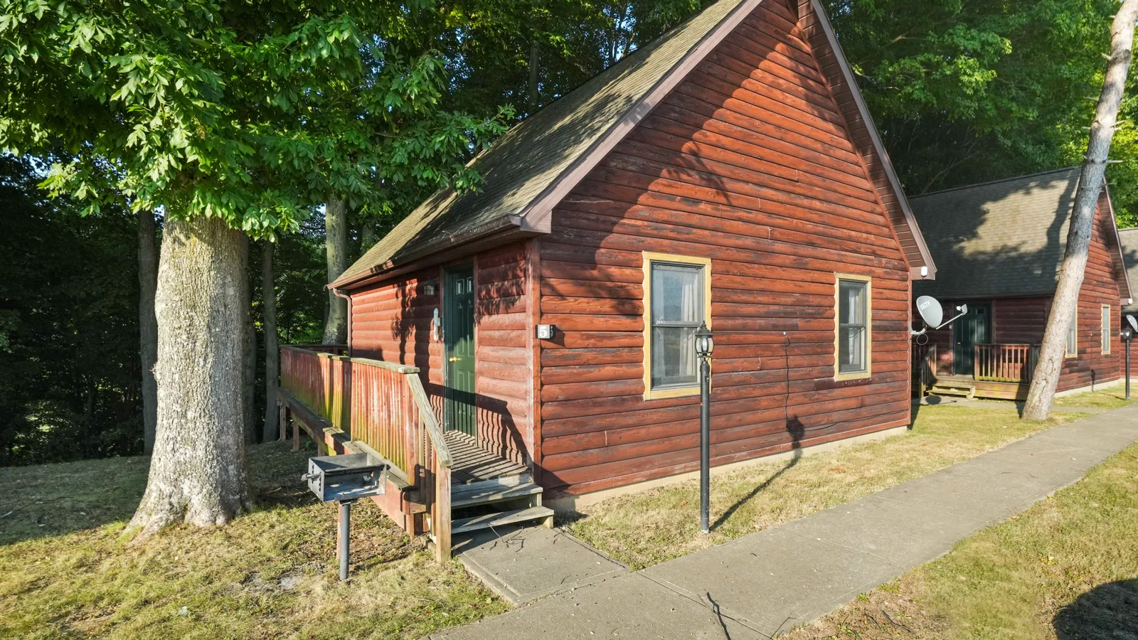 Retreat cabin 5 - Book Hocking — primary photo