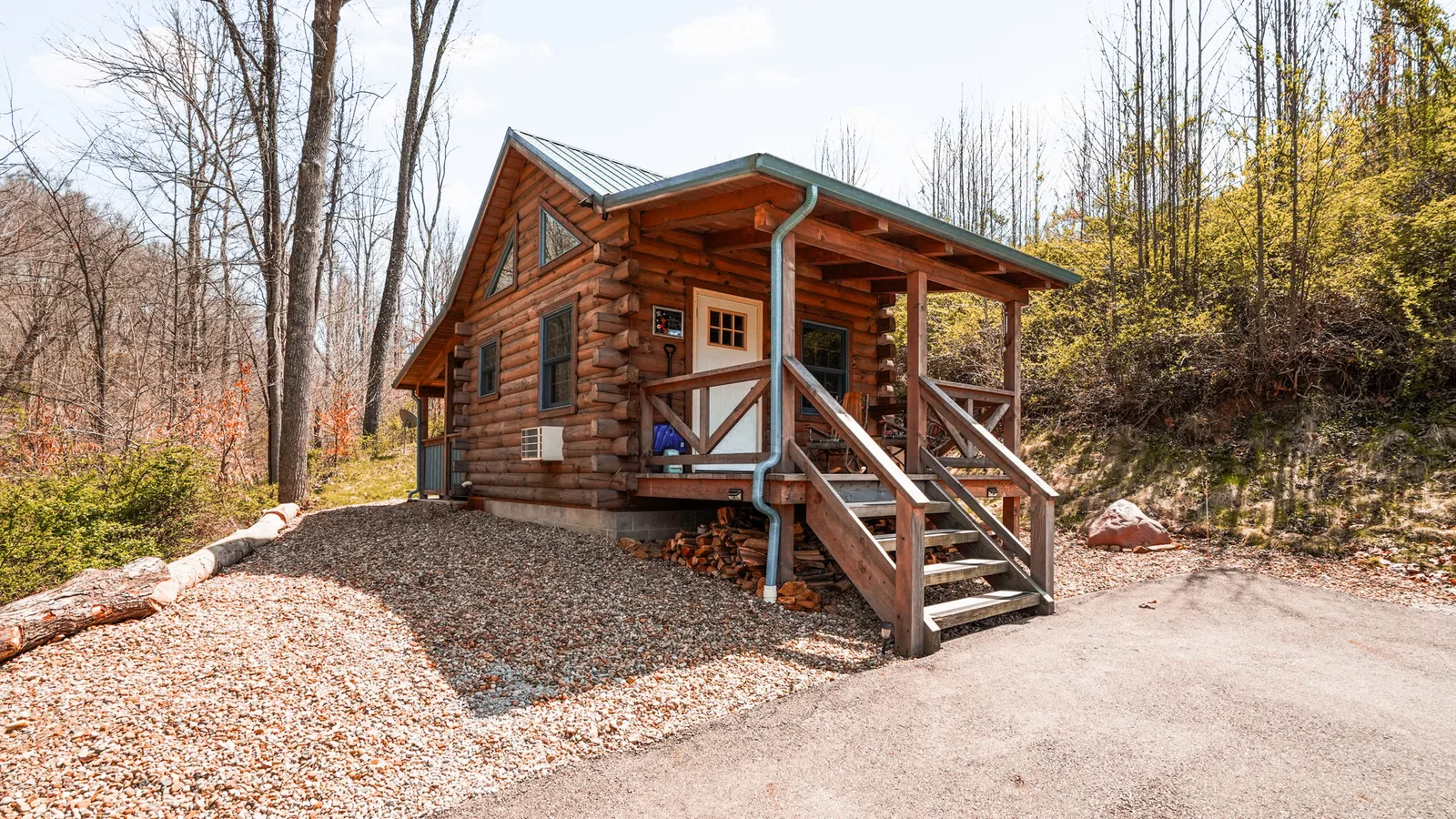 Snuggle Bear Bungalow - Book Hocking — primary photo