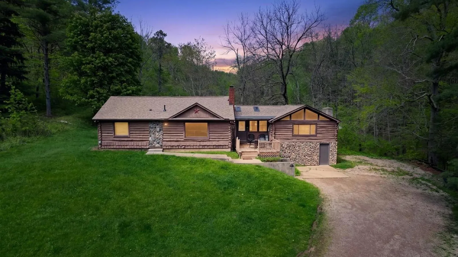 Honeysuckle Creekside Cabin - Book Hocking — primary photo