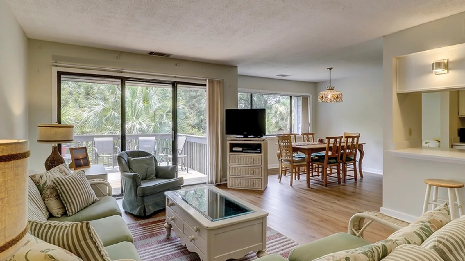 Turnberry 212 — primary photo