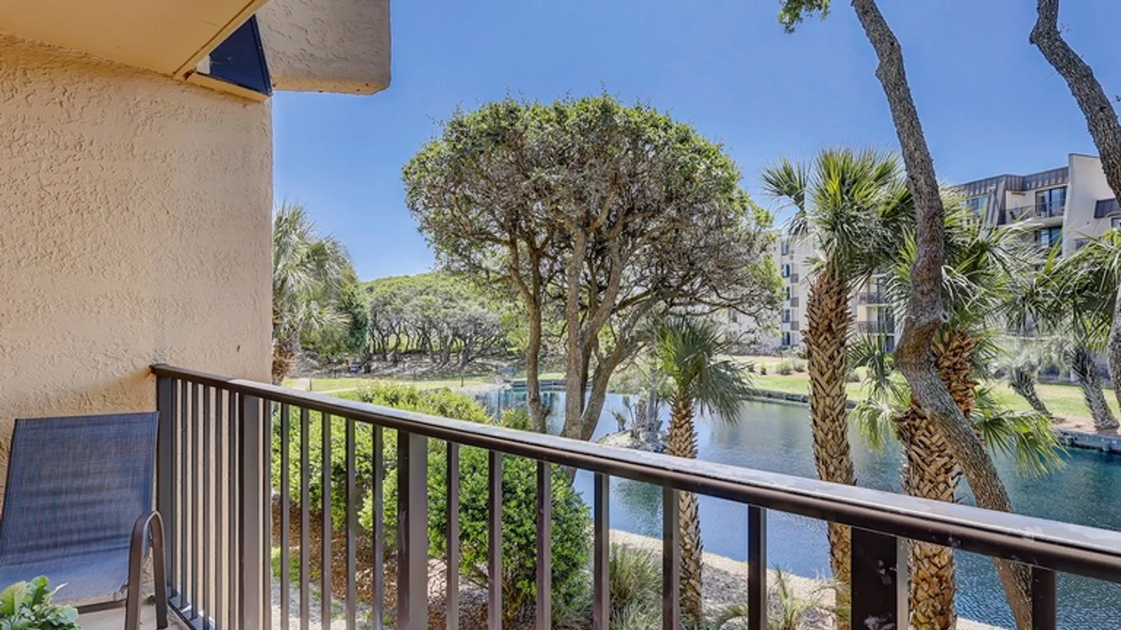 Island Club 6205 — primary photo