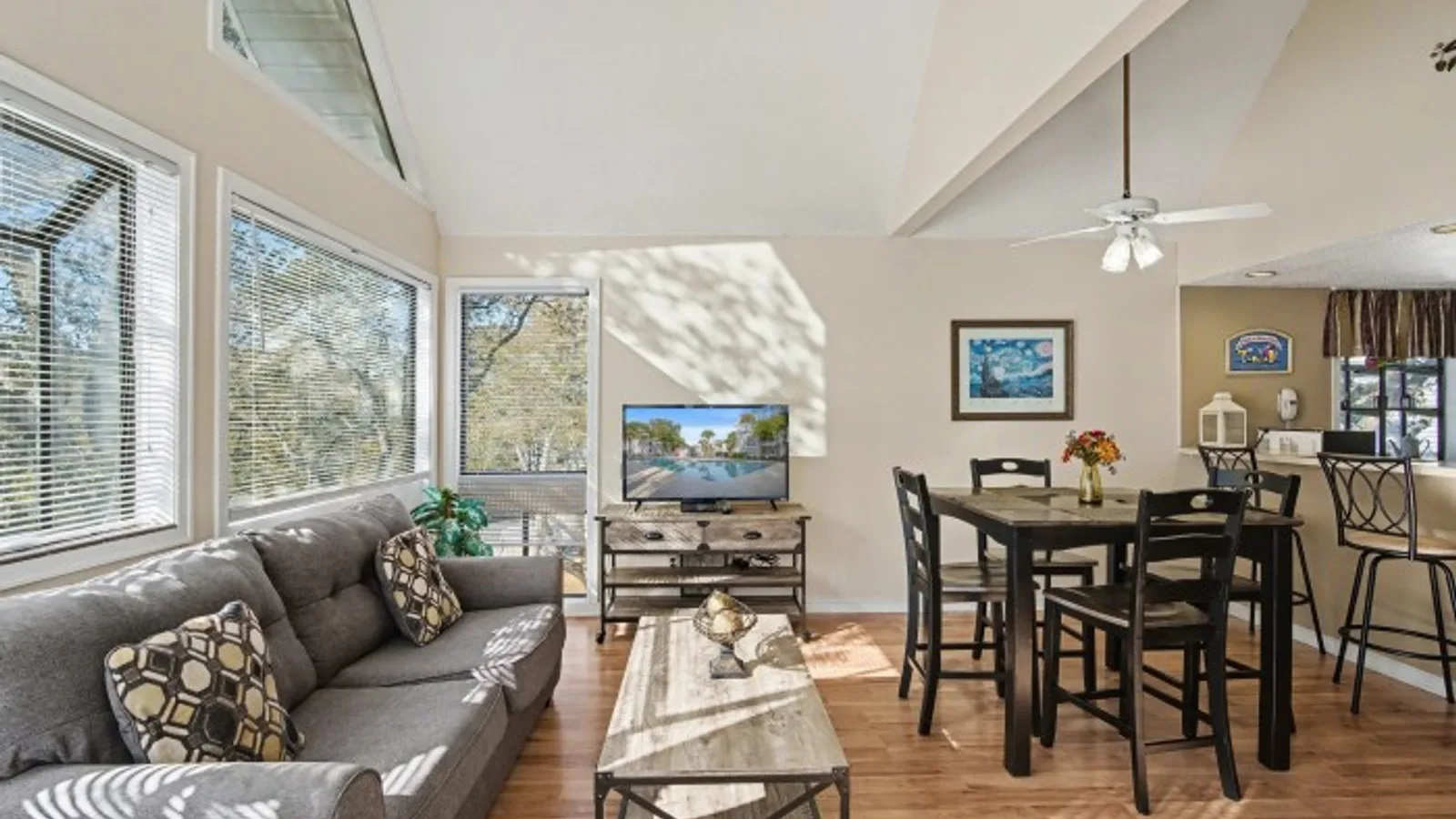 Elliott Beach Rentals Property — primary photo