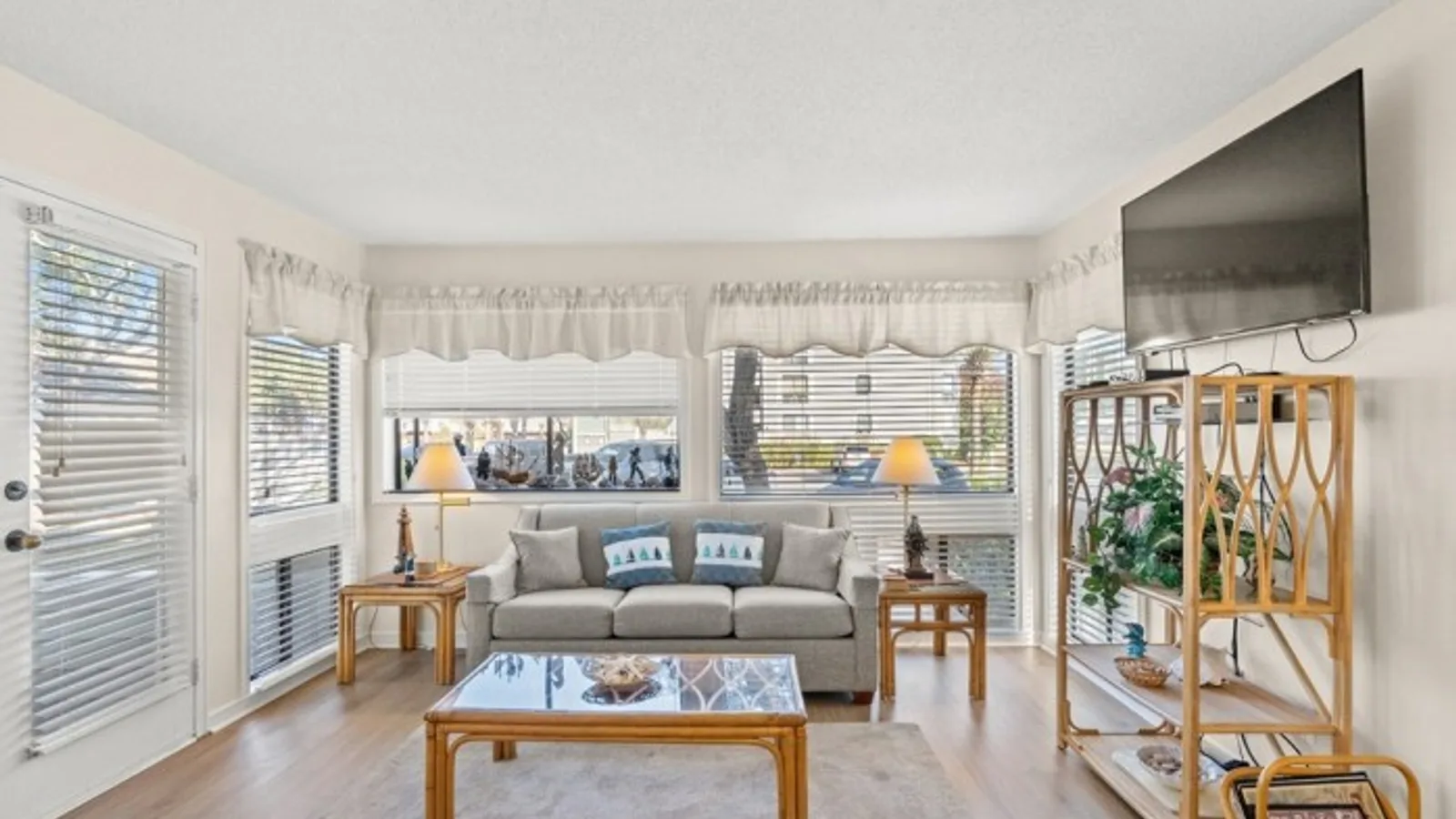 Elliott Beach Rentals Property — primary photo